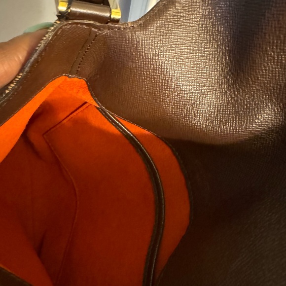 Louis Vuitton crossbody bag - Picture 4 of 5